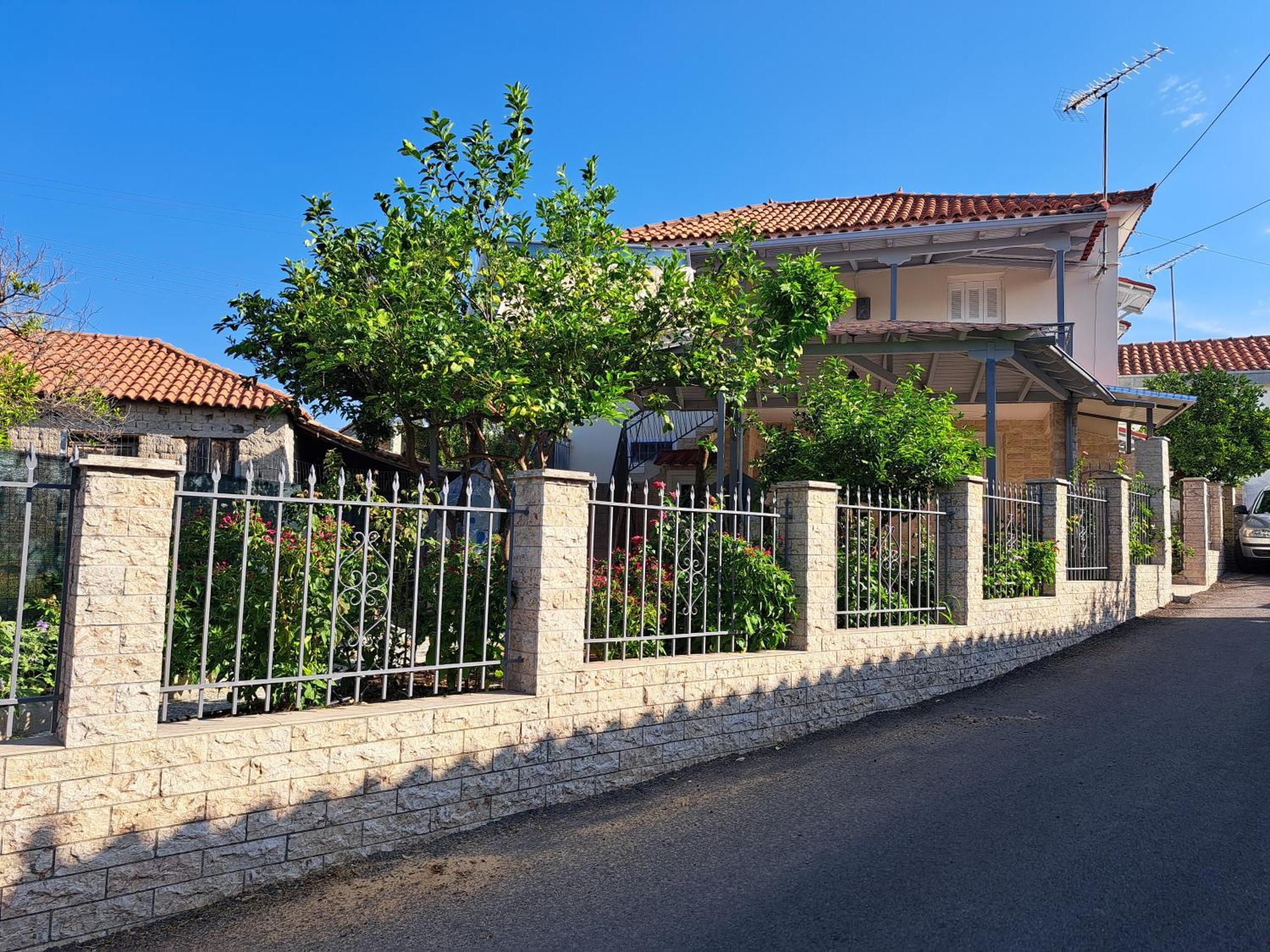 Ferienhaus Traditional Stone House-ideal For Families